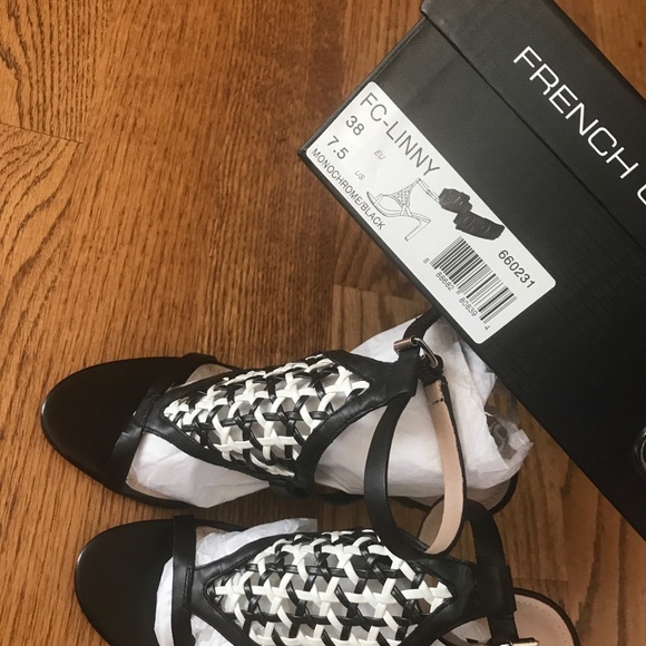 New French Connection Linny Sandal. 7.5 - Picture 4 of 10